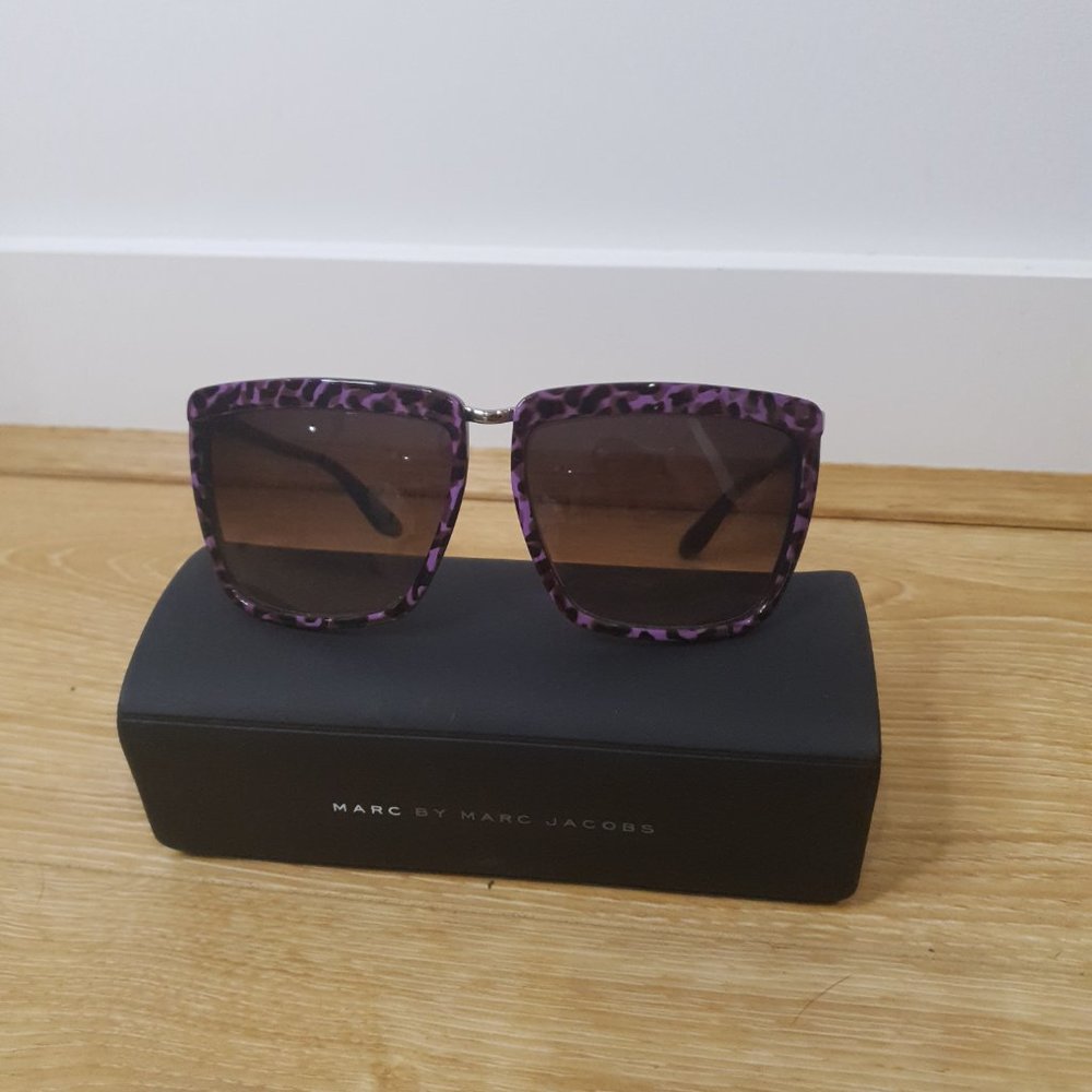 Cat-Eye Pyrple Leopard Print Sunglasses - Picture 5 of 6